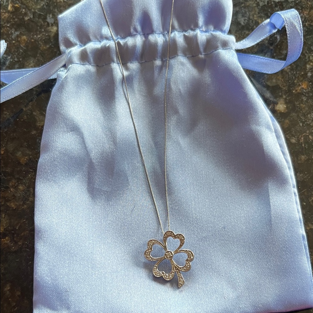 Auth Effy Four-Leaf Clover Diamond Pendant Necklace in 14k white gold